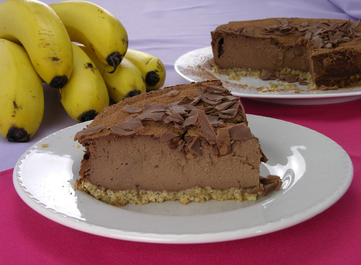 Torta cremosa de banana com chocolate 