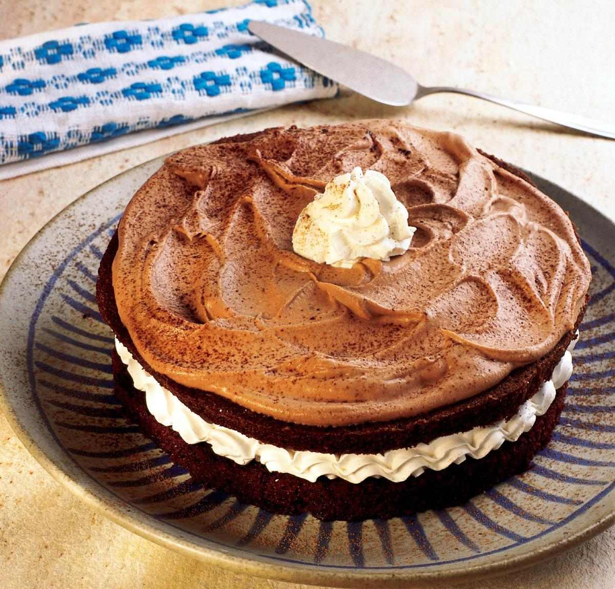 Torta de chocolate com merengue 