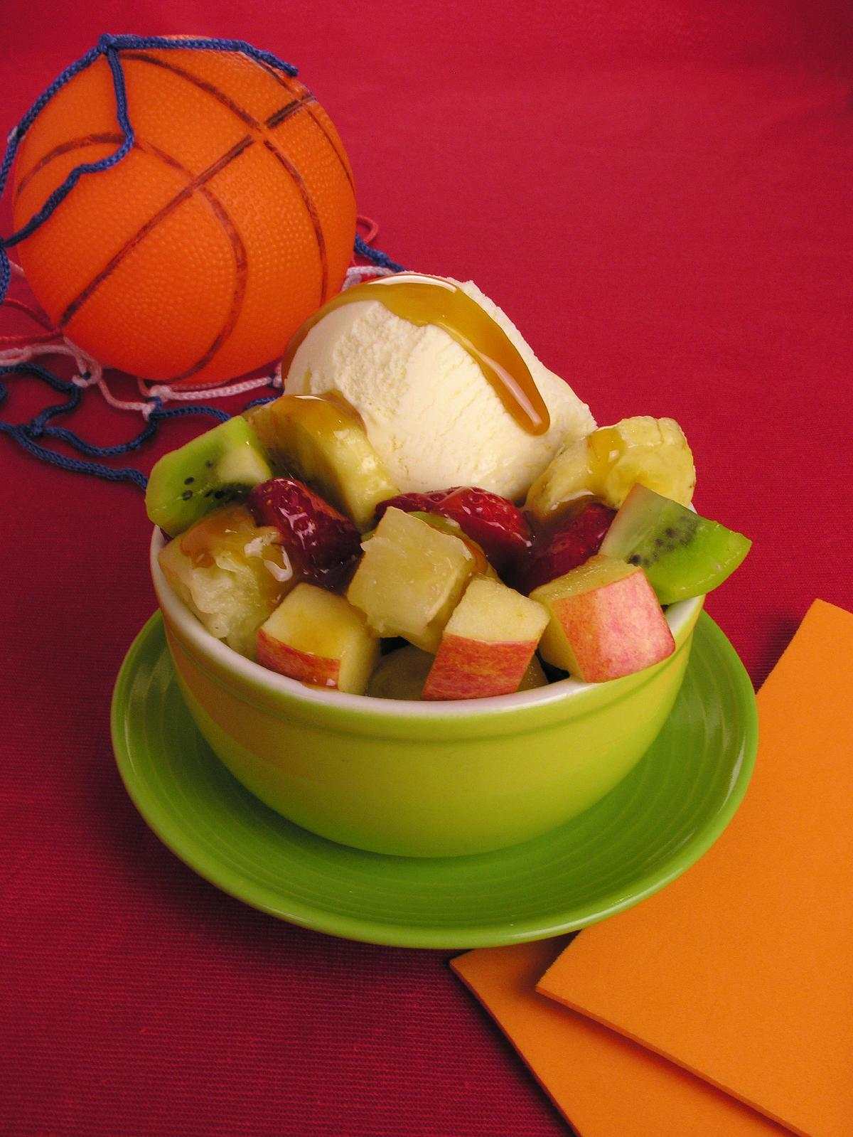 Salada de frutas com sorvete 