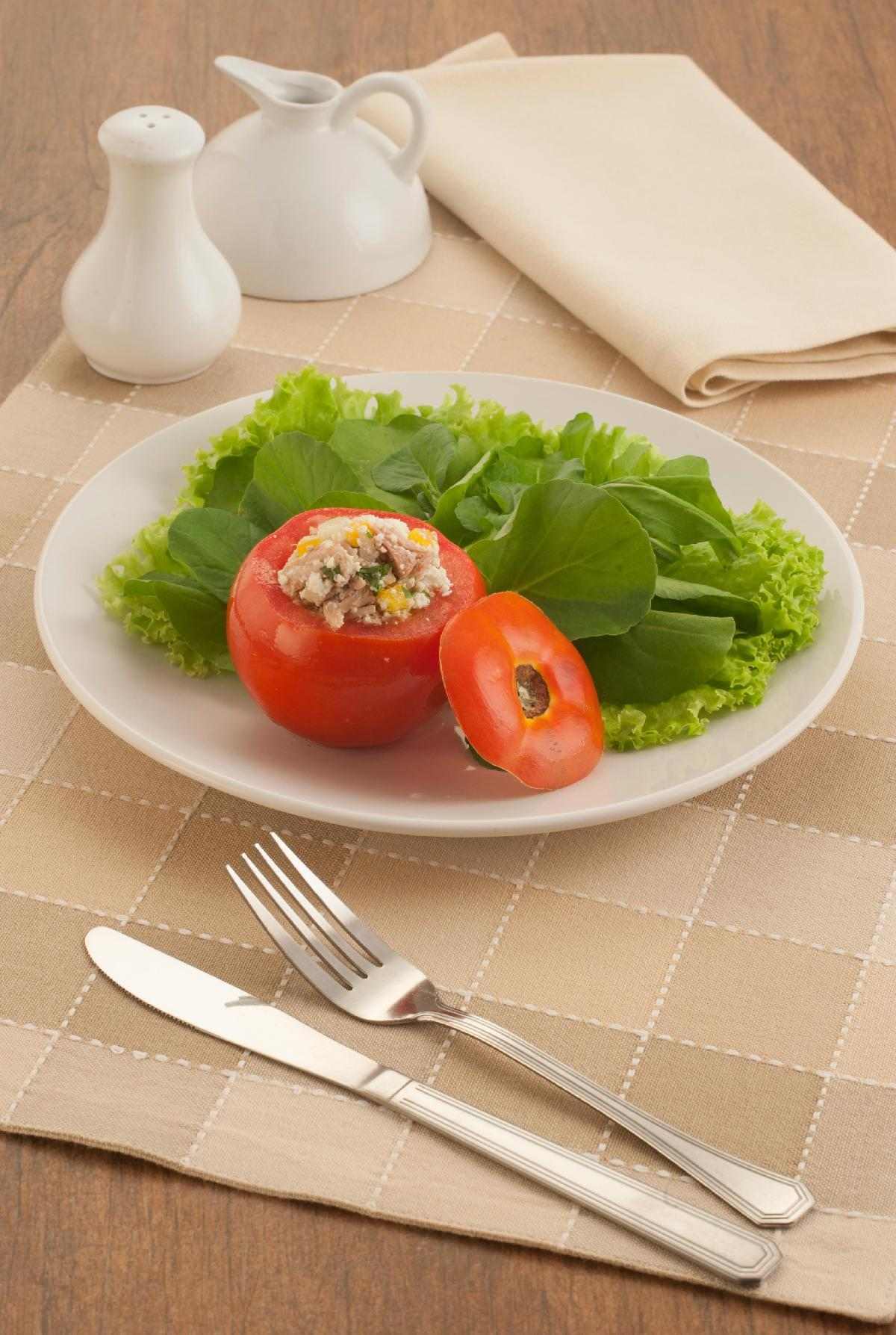 Salada de tomate recheado 