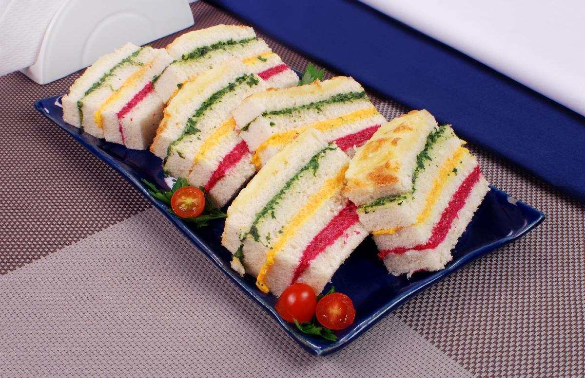 Sanduíche colorido 