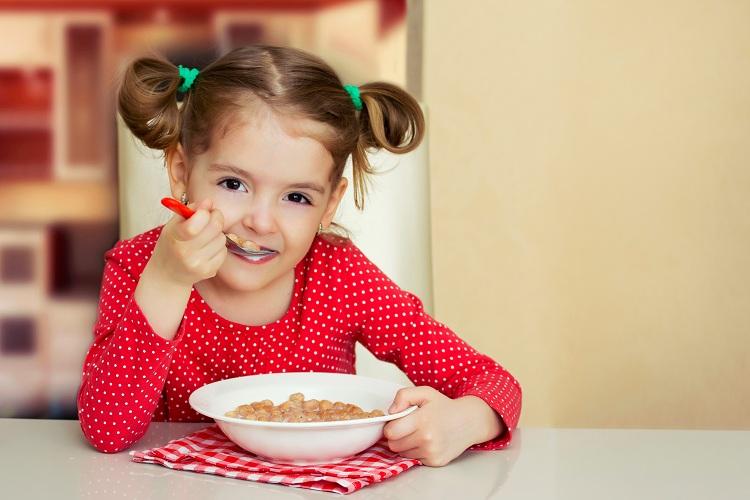 Proteína na infância: saiba por que controlar o consumo 