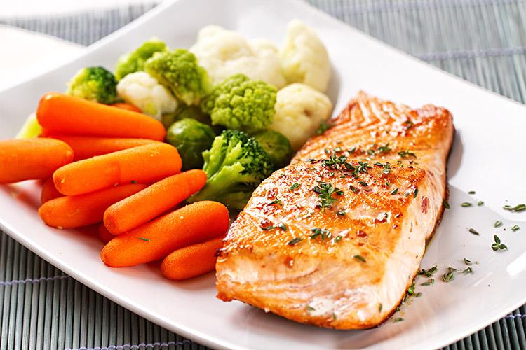 Aposte no salmão para trazer um toque saudável ao dia a dia 