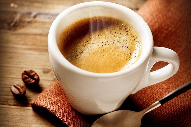 Café com leite: entenda como funciona essa combinação deliciosa! 