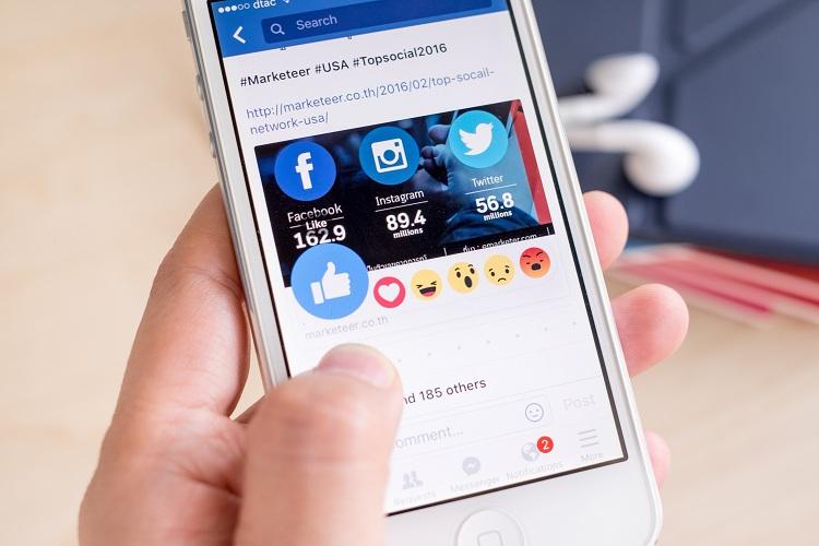 Facebook: aprenda como postar e configurar fotos na rede social 