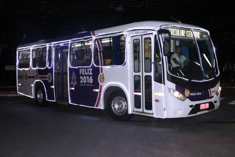 Ônibus de São Paulo entram em clima de Natal e despertam emoções 