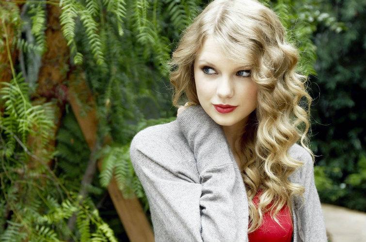 Taylor Swift: 8 músicas para relembrar a fase country da cantora 