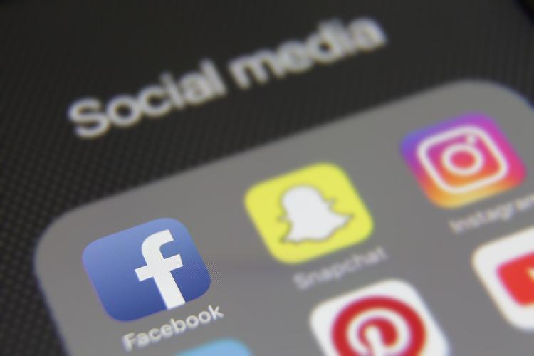 Facebook: aprenda como alterar a privacidade de publicações antigas 