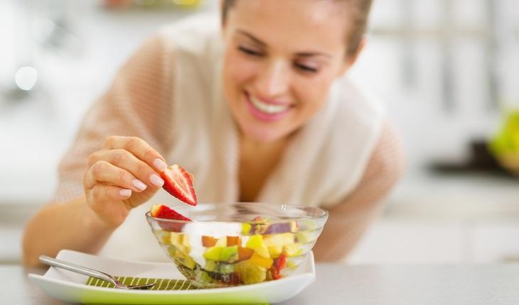Aprenda a preparar deliciosas receitas de saladas de frutas! 