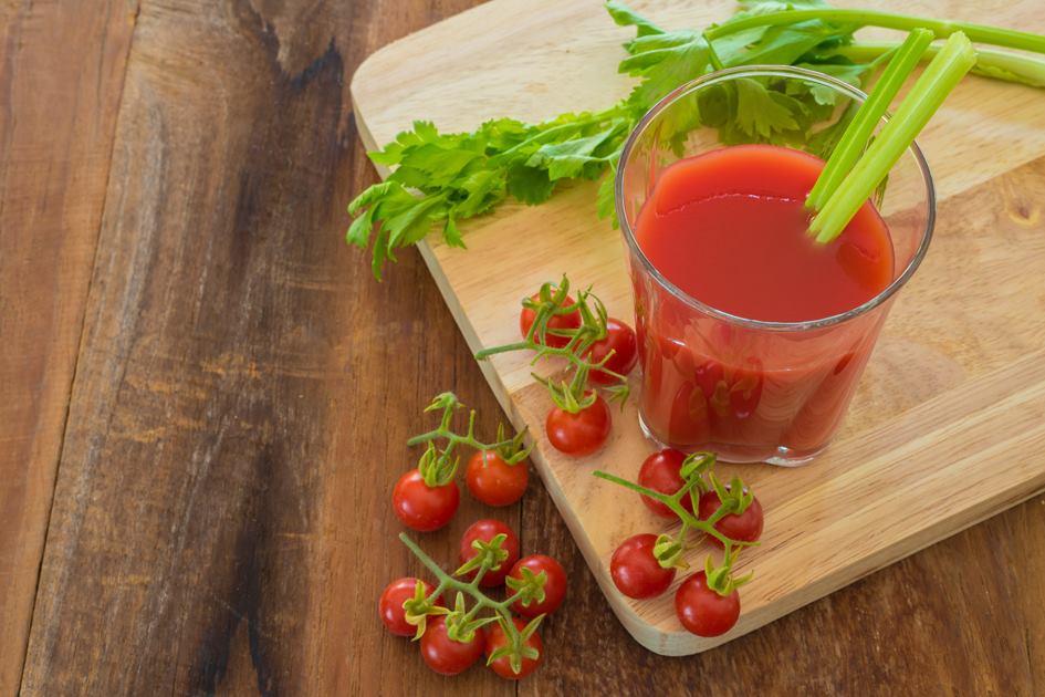 Bom pro coração: suco de tomate com salsão para manter a saúde cardiovascular 