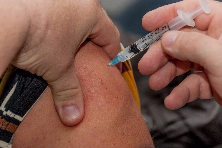 Adultos de até 26 anos poderão receber a vacina contra HPV 