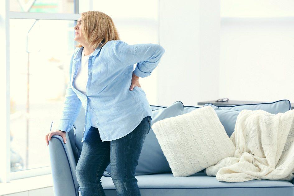 A dor nas costas pode ter diversas causas e sintomas. Confira! 