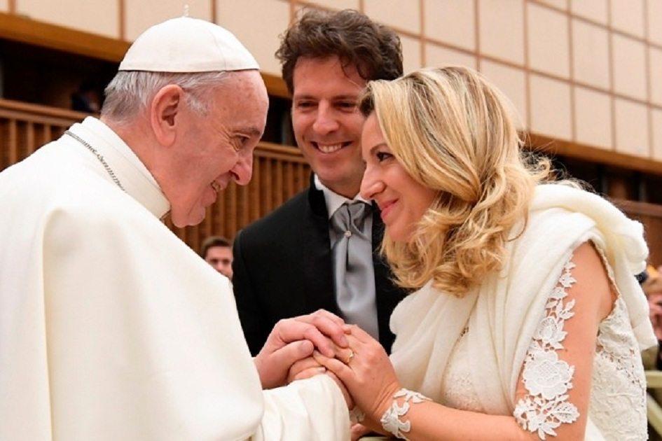 Casamento abençoado: confira as fotos e dicas do Papa Francisco sobre o matrimônio! 