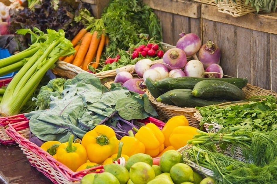 Alimentos com agrotóxicos: saiba quais são os 10 mais contaminados 