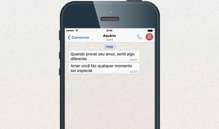 celular com a declaração de amor do signo de Aquário no WhatsApp