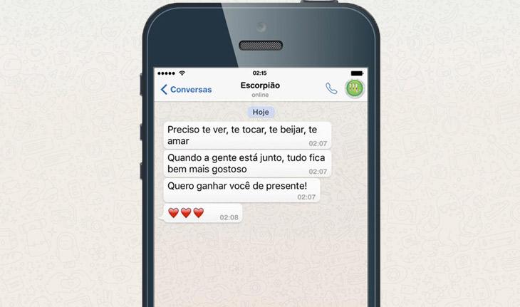 celular com a declaração de amor do signo de Escorpião no WhatsApp