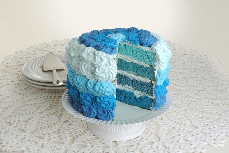 bolos decorados para festa infantil bolo ombre camadas azul