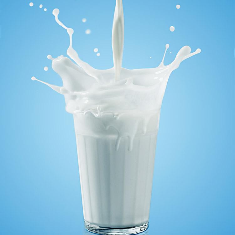 copo de leite derramando