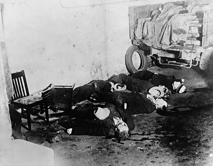 Massacre do Dia de Sao valentim, Sete bandidos mortos, cargos