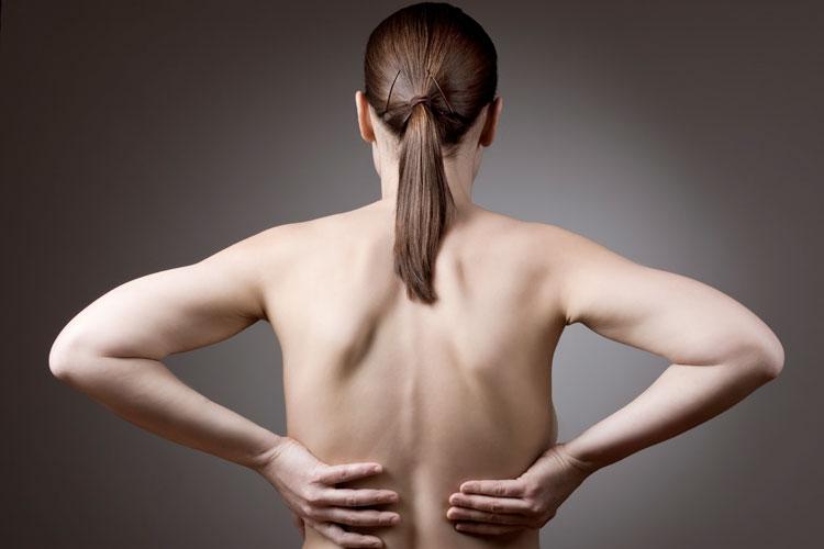 Dor nas costas: ortopedista indica causas e tratamentos