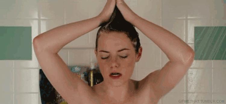 Pessoas que sofrem com bromidrofobia tomam muitos banhos durante o dia
