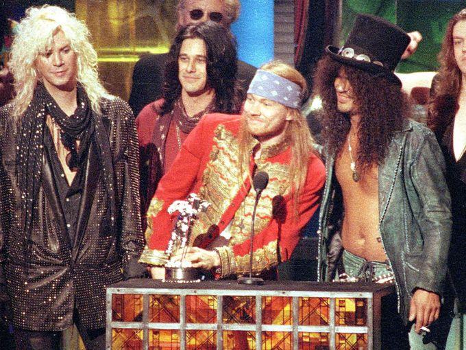 Guns N Roses recebe seu prêmio Video Vanguard no Video Music Awards 92