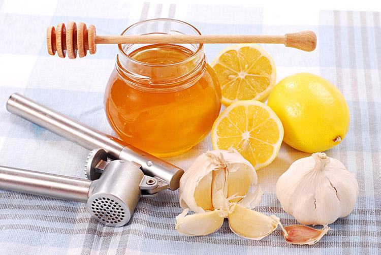 O mel é um ingrediente versátil que enriquece o cardápio diário