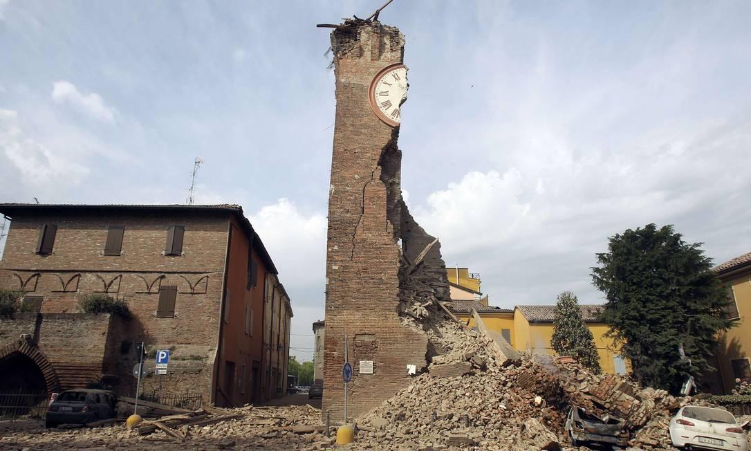 Terremoto derruba construções na Itália