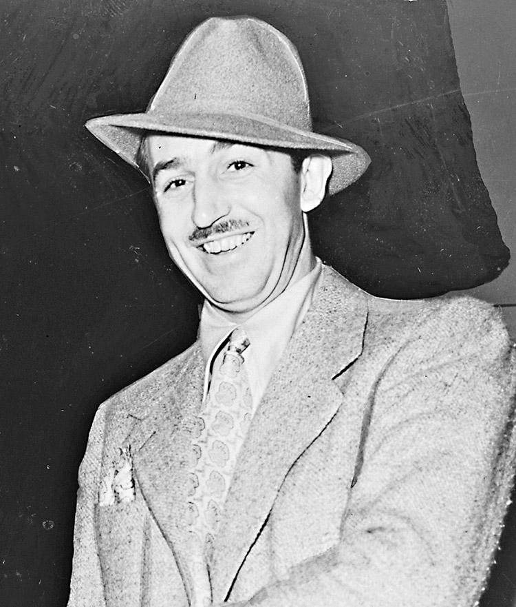 foto de Walt Disney com chapéu em preto e branco
