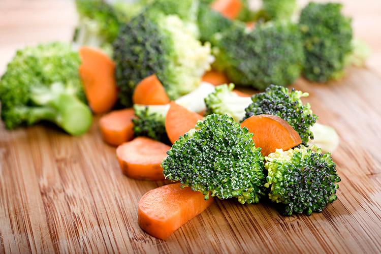 brocolis-cenoura-vegetais-alimentos-beneficios