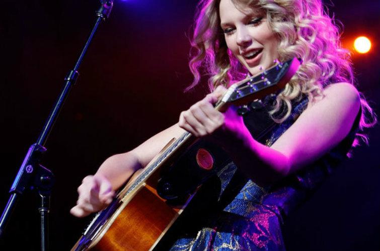 Taylor Swift 2009 Fearless Tour