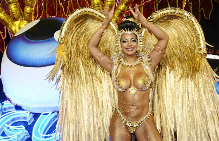 Cinthia Santos Rainha de Bateria do Carnaval 2017 em São Paulo pela Águia de Ouro