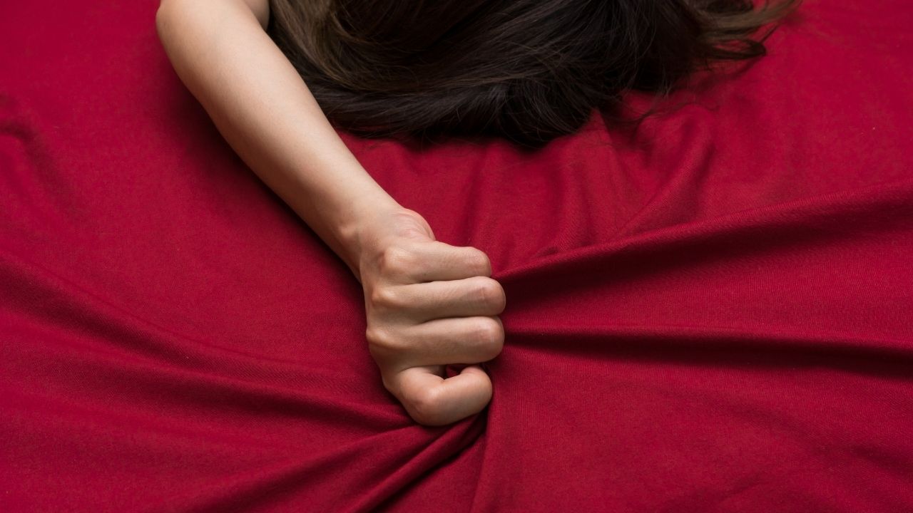 Fingir orgasmo: prática ainda ocorre entre mulheres