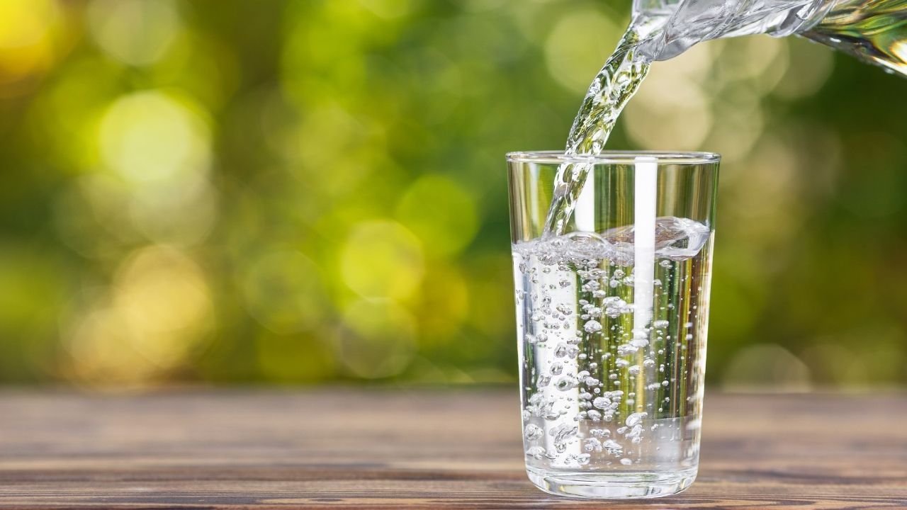 Você já se hidratou hoje? Especialistas alertam para a importância da ingestão diária de água, confira!