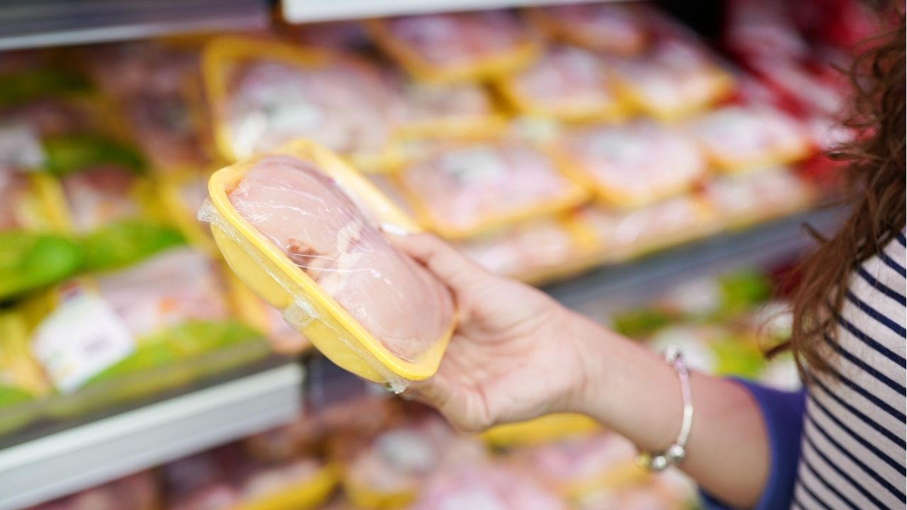 Piada surgiu por conta do aumento no preço de um pacote de frango; inflação de alimentos se tornou principal vilão dos brasileiros