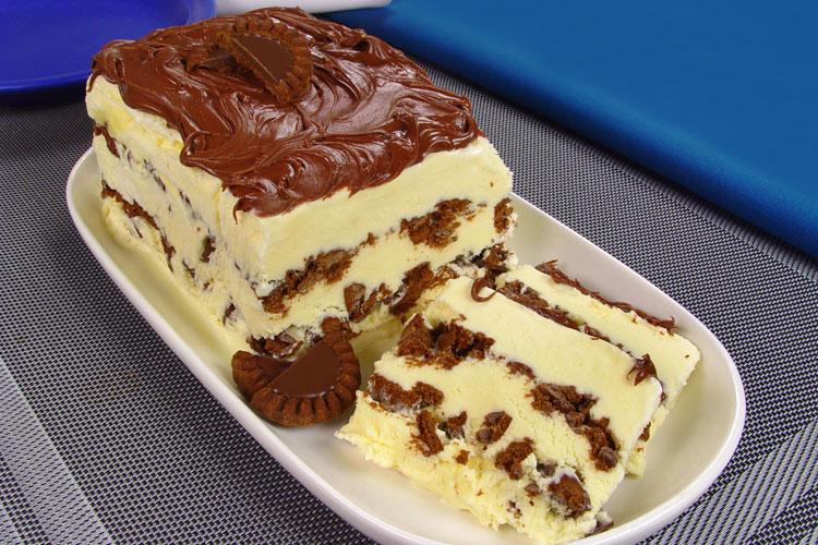 Aprenda a fazer uma torta deliciosa e muito prática de torta de sorvete com Nutella®, que fica pronta em apenas 30 minutos!