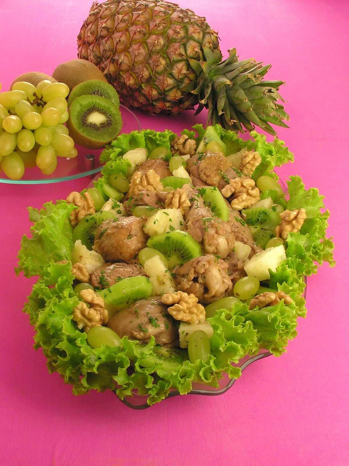 Salada de frango com frutas 