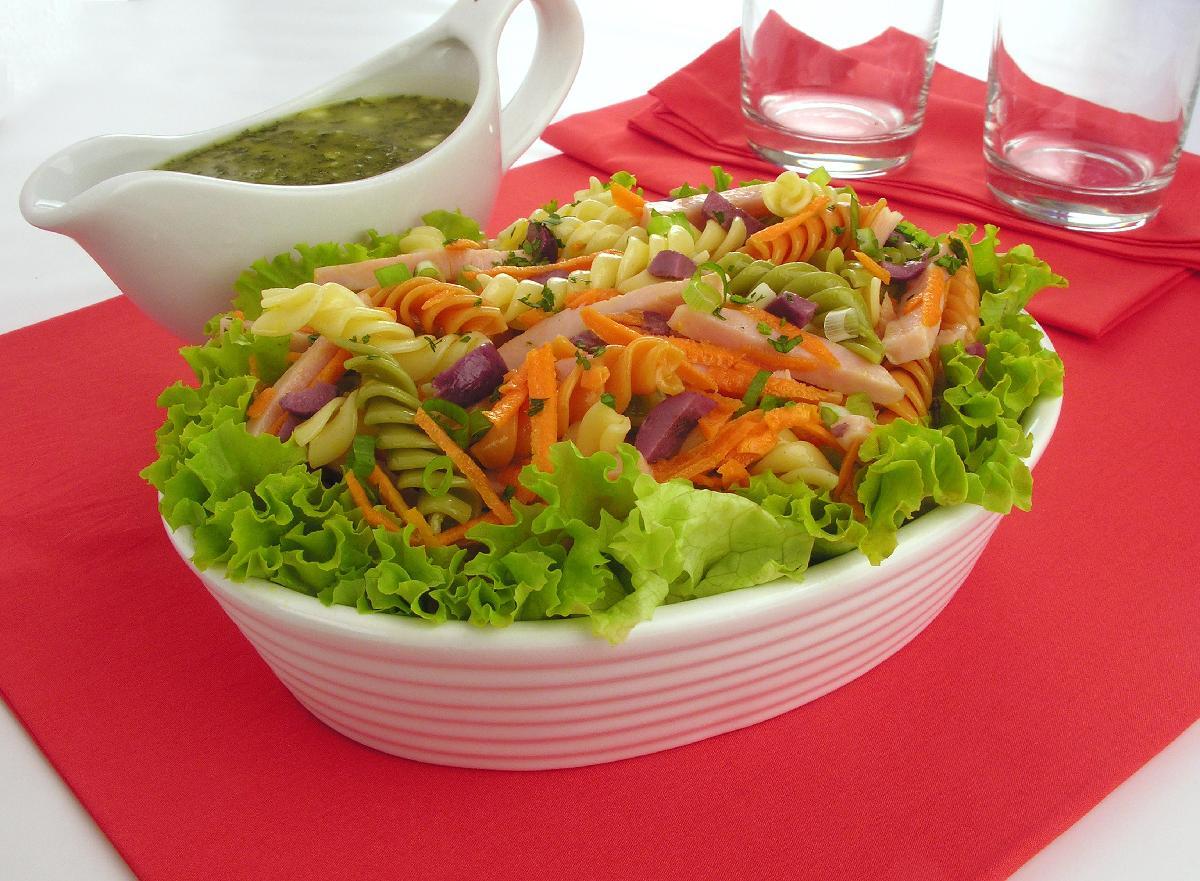Salada multicolorida 