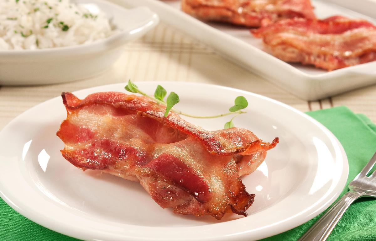 Sobrecoxa de frango com bacon 