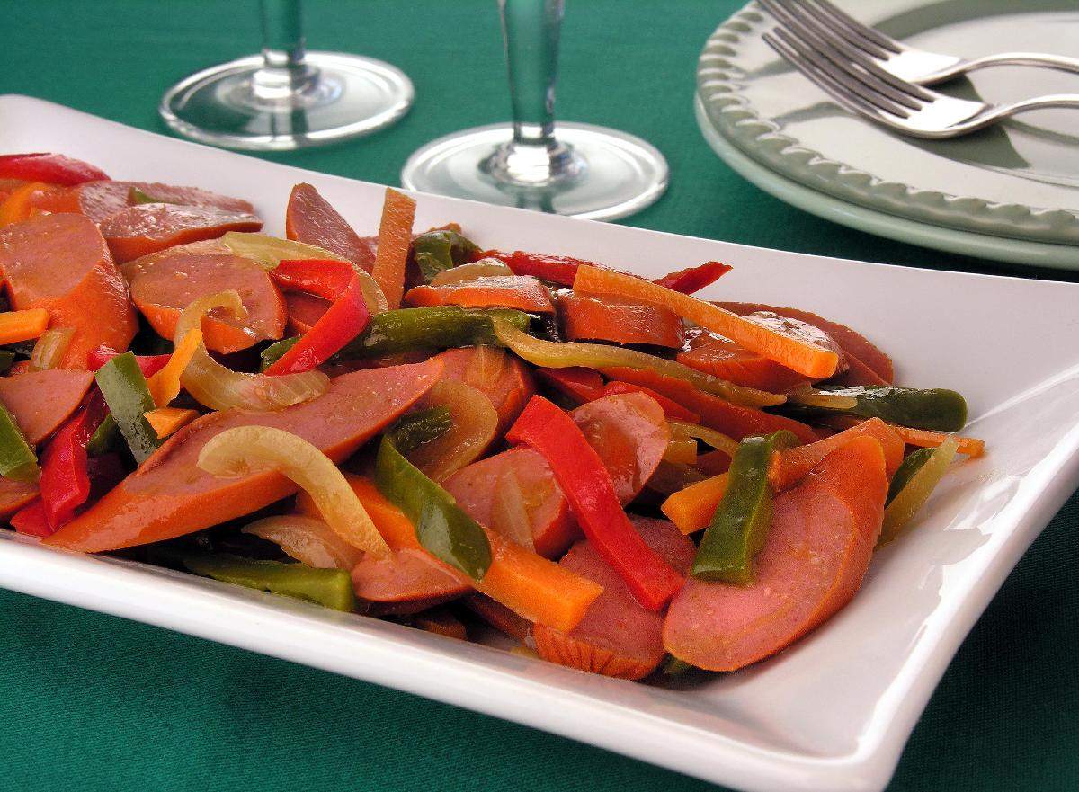 Refogado de salsicha com legumes 