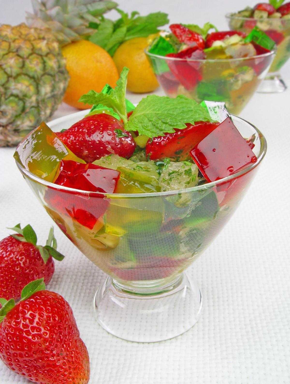 Salada de frutas com gelatina 