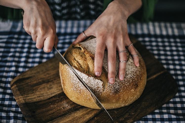 Fazer pão em casa pode ser mais fácil do que você imagina! 