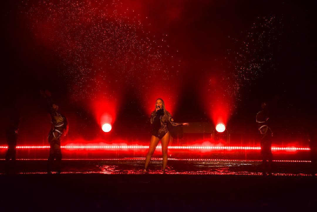 Na noite desse domingo (26), a diva pop Beyoncé arrasou na performance da premiação BET Awards, com participação do rapper Kendrick Lamar.