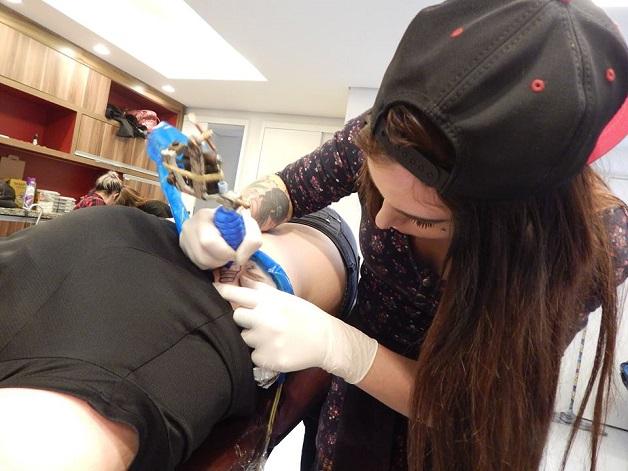 O Sampa Tattoo é uma das primeiras iniciativas que mantém uma equipe só de mulheres tatuadoras! Saiba mais sobre o estúdio