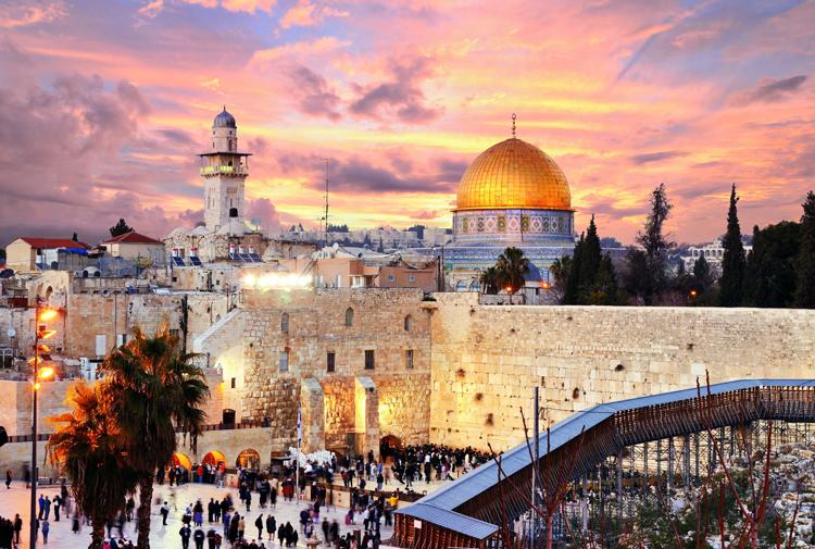 Delírios, surtos e outras experiências de cunho psicótico têm se manifestado em muitos turistas que visitam a cidade de Jerusalém.