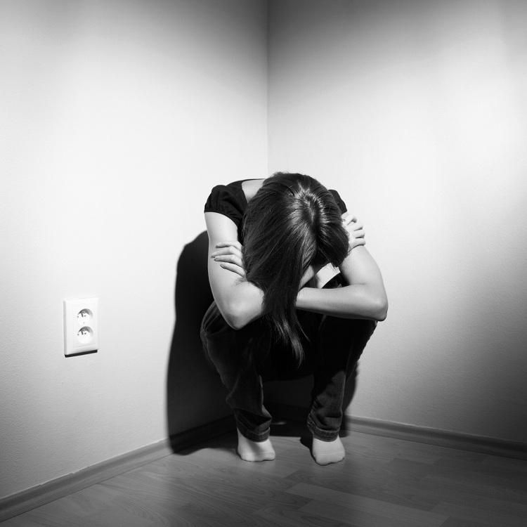 Depressão na adolescência pode ser causada por vários fatores 