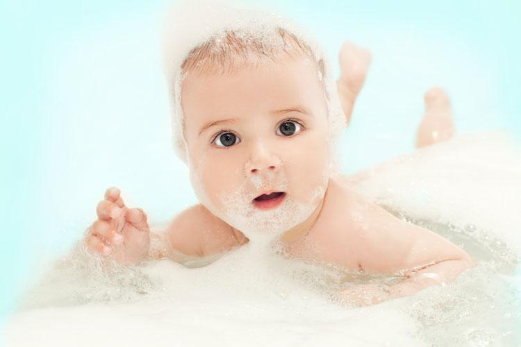 Hora do banho: cuidados com o bebê 