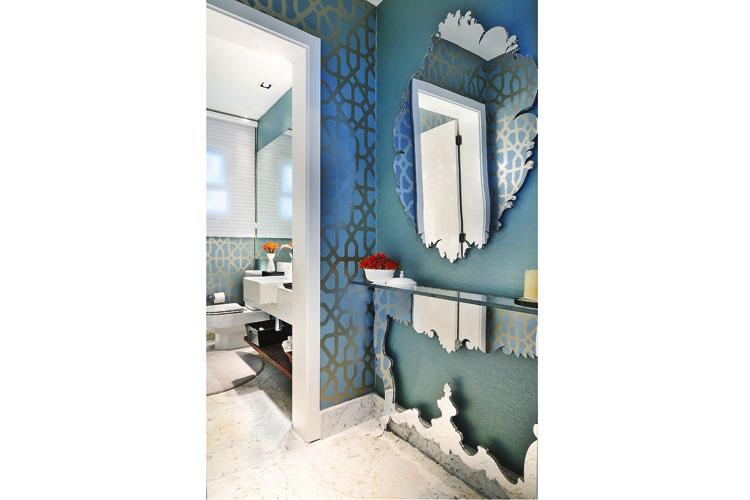 Aprenda a decorar o lavabo com papel de parede