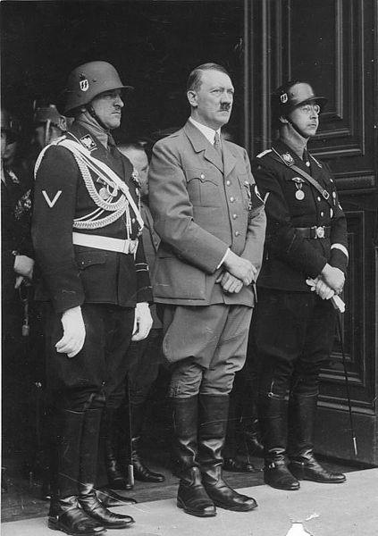 Saiba mais sobre Heinrich Himmler, um dos cúmplices de Adolf Hitler que ajudou a projetar as atrocidades que chocam o mundo até hoje