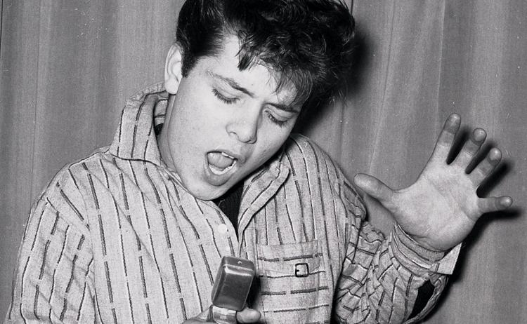 Nos anos 50, Cliff Richard foi considerado como “a resposta inglesa a Elvis Presley”. De fato, na Inglaterra, chegou a ter popularidade comparável à do Rei.